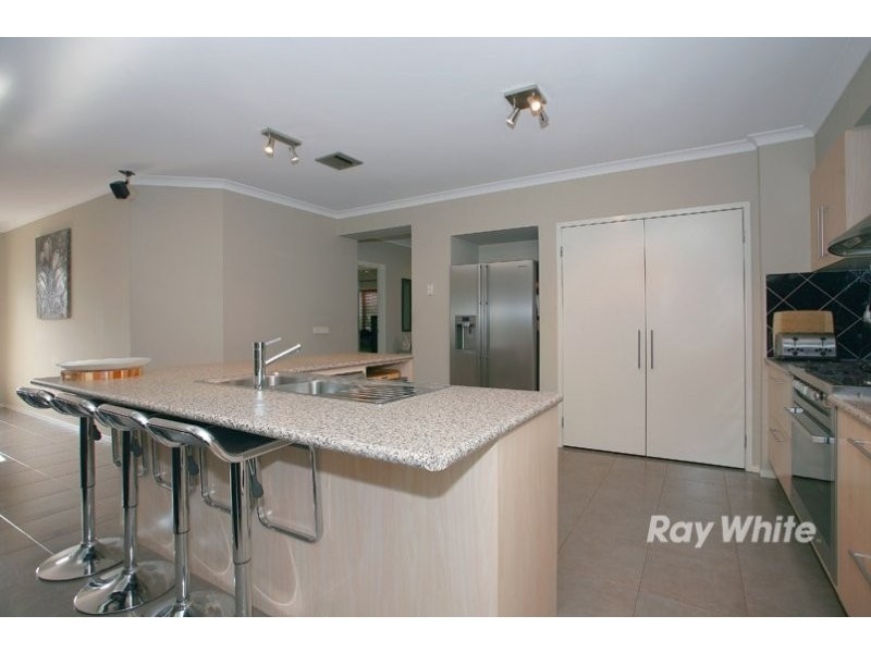 5 Carmody Court, Cranbourne VIC 3977