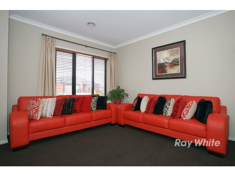 5 Carmody Court, Cranbourne VIC 3977