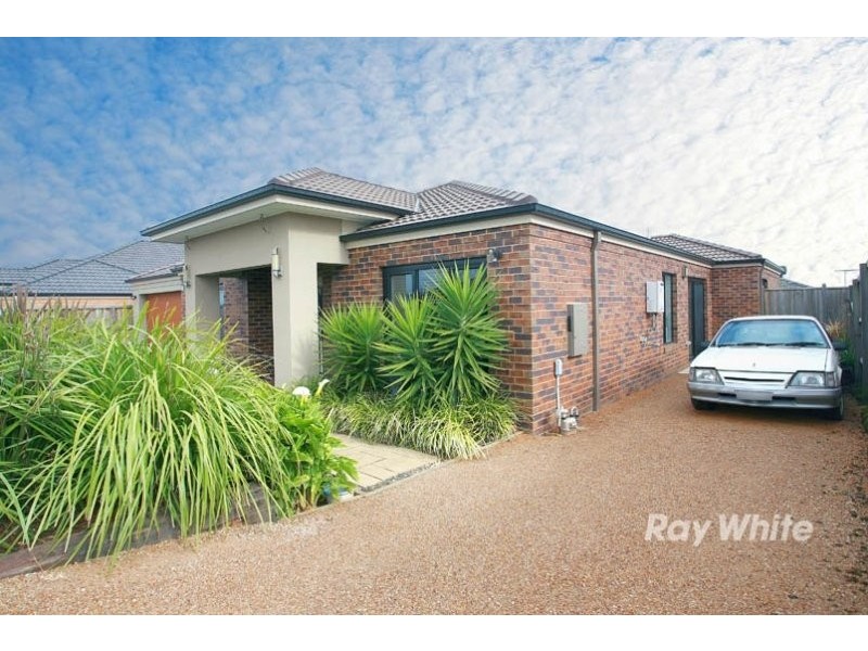 5 Carmody Court, Cranbourne VIC 3977