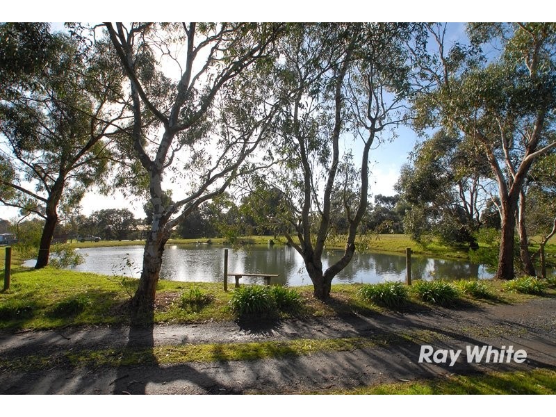 25 Maraline Road, Skye VIC 3977