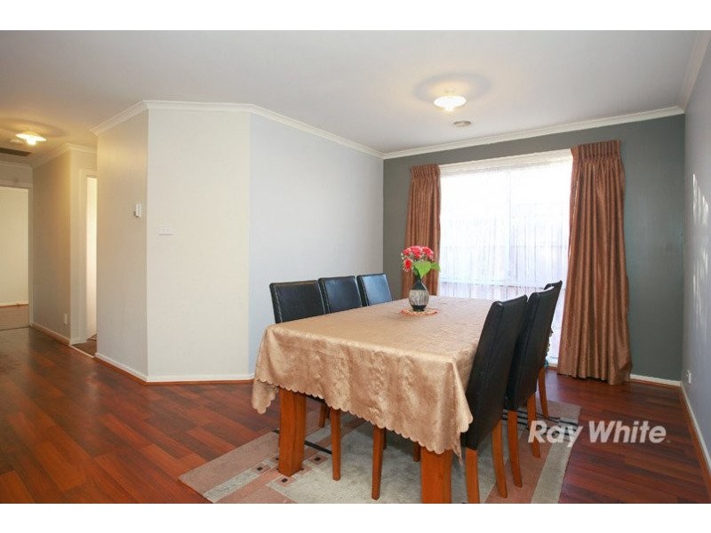 4 Nyah Place, Cranbourne VIC 3977