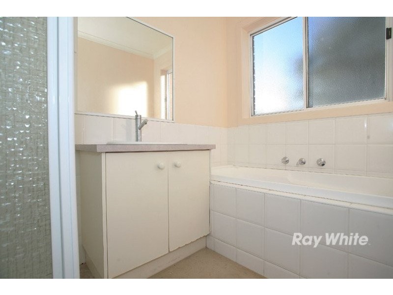 4 Nyah Place, Cranbourne VIC 3977