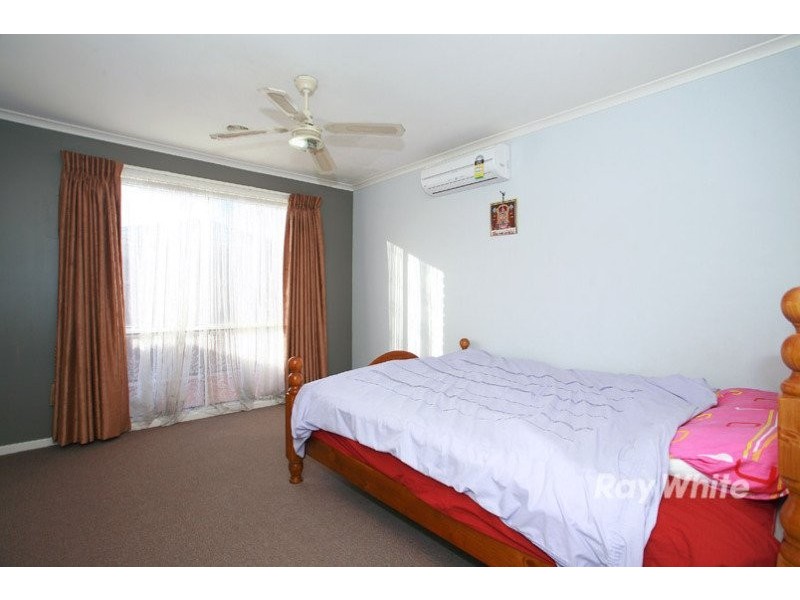 4 Nyah Place, Cranbourne VIC 3977