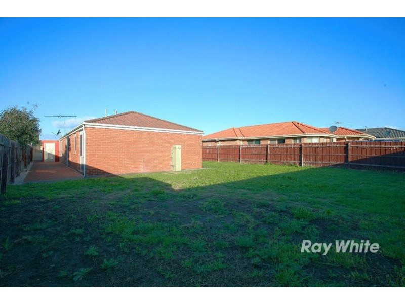 4 Nyah Place, Cranbourne VIC 3977