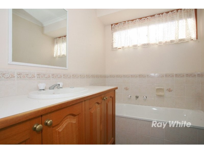 14 Reginald Court, Cranbourne VIC 3977