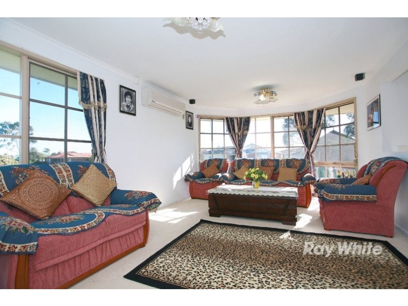 18 Hamilton Drive, Cranbourne VIC 3977