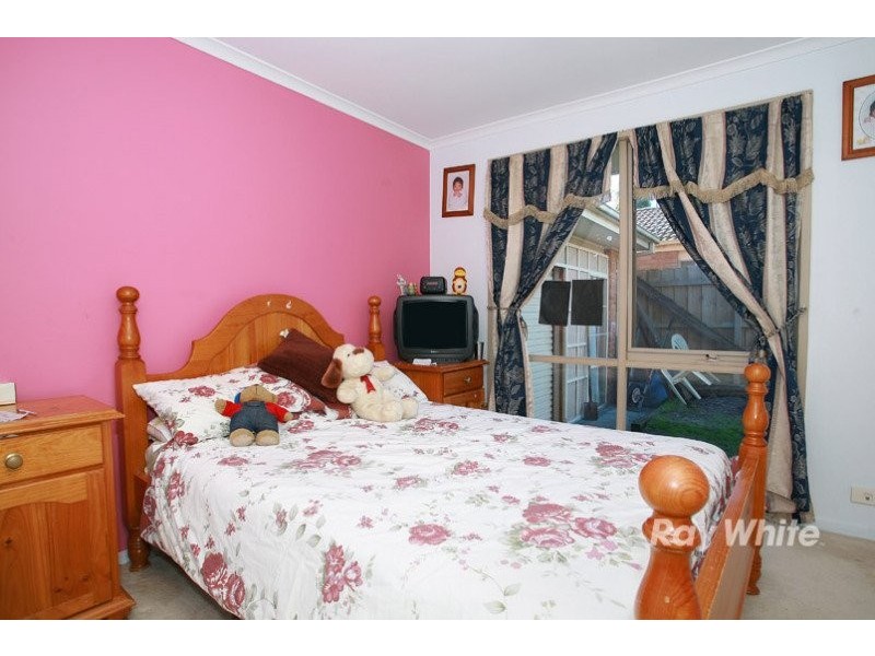 18 Hamilton Drive, Cranbourne VIC 3977