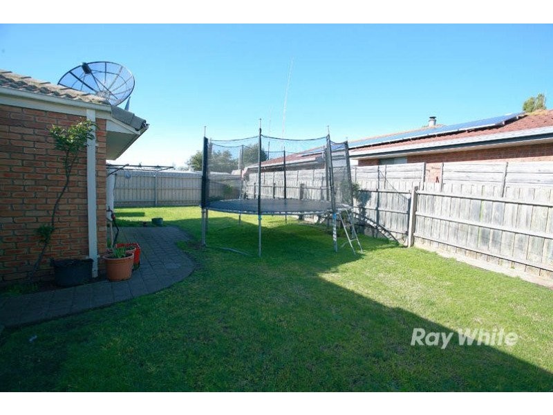 18 Hamilton Drive, Cranbourne VIC 3977