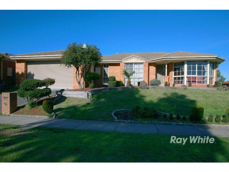 18 Hamilton Drive, Cranbourne VIC 3977