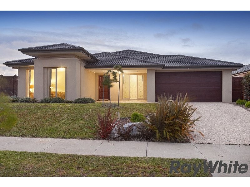 31 Broadstone Way, Cranbourne VIC 3977