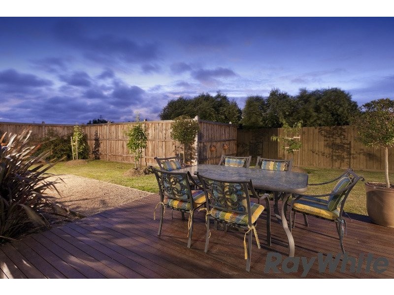 31 Broadstone Way, Cranbourne VIC 3977