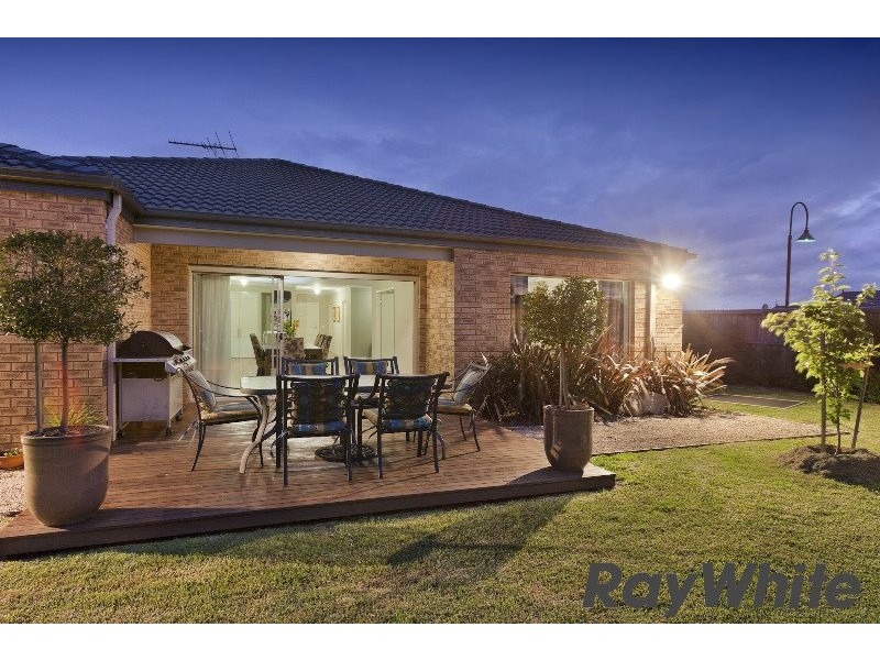 31 Broadstone Way, Cranbourne VIC 3977