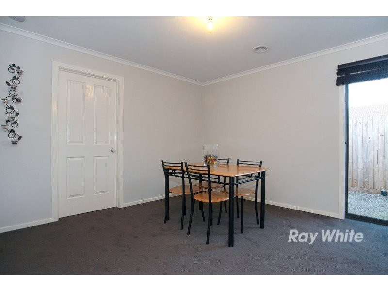 5 Bellbrae Crescent, Cranbourne VIC 3977