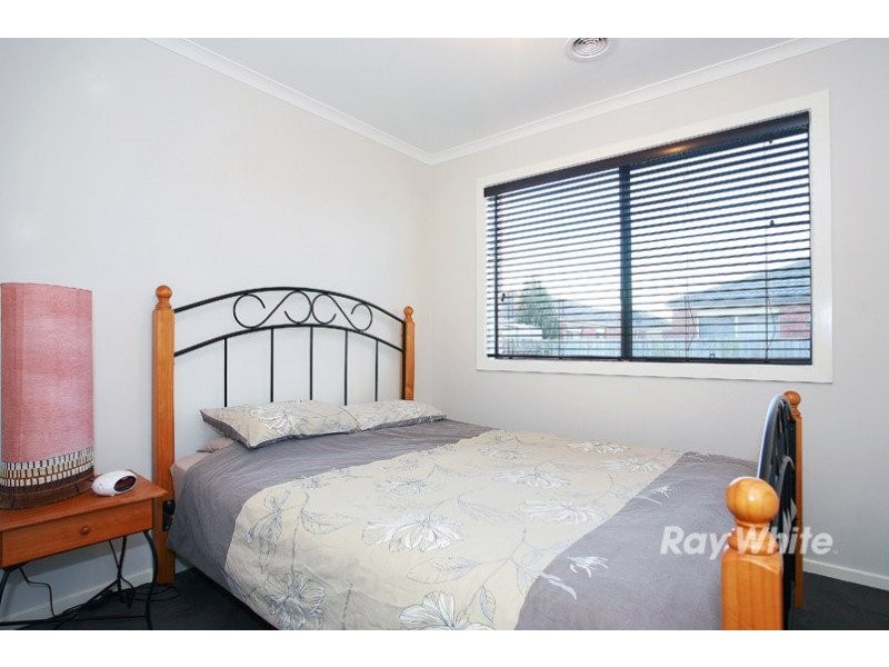 5 Bellbrae Crescent, Cranbourne VIC 3977