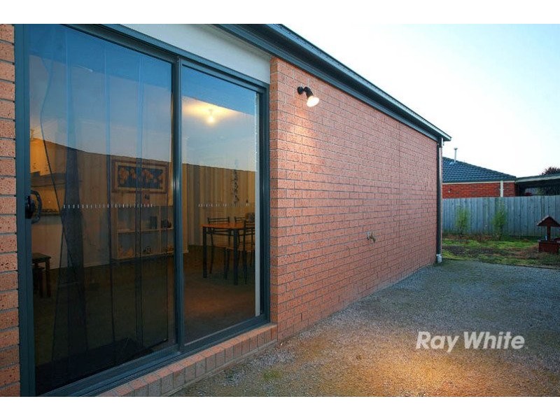 5 Bellbrae Crescent, Cranbourne VIC 3977