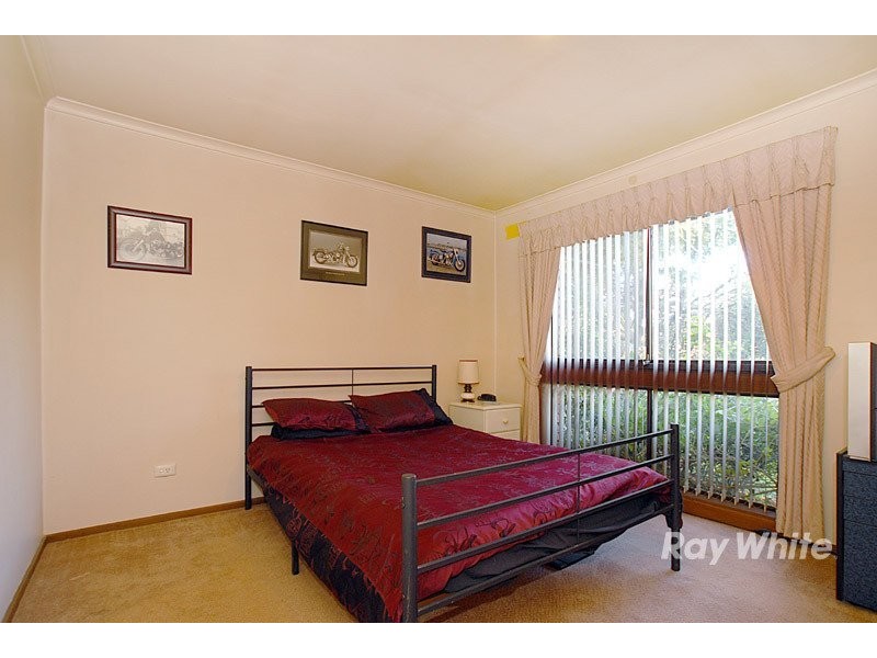 5 Canterbury Street, Cranbourne VIC 3977