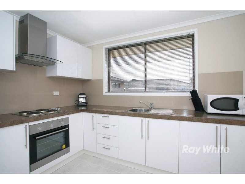 2/7 Banks Road, Cranbourne VIC 3977