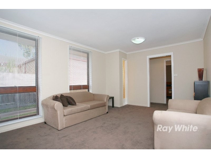2/7 Banks Road, Cranbourne VIC 3977