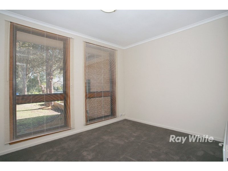 2/7 Banks Road, Cranbourne VIC 3977