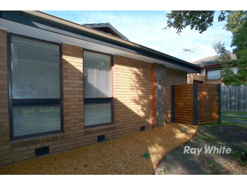 2/7 Banks Road, Cranbourne VIC 3977