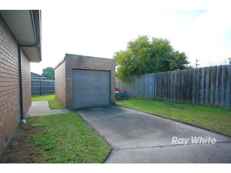 2/7 Banks Road, Cranbourne VIC 3977