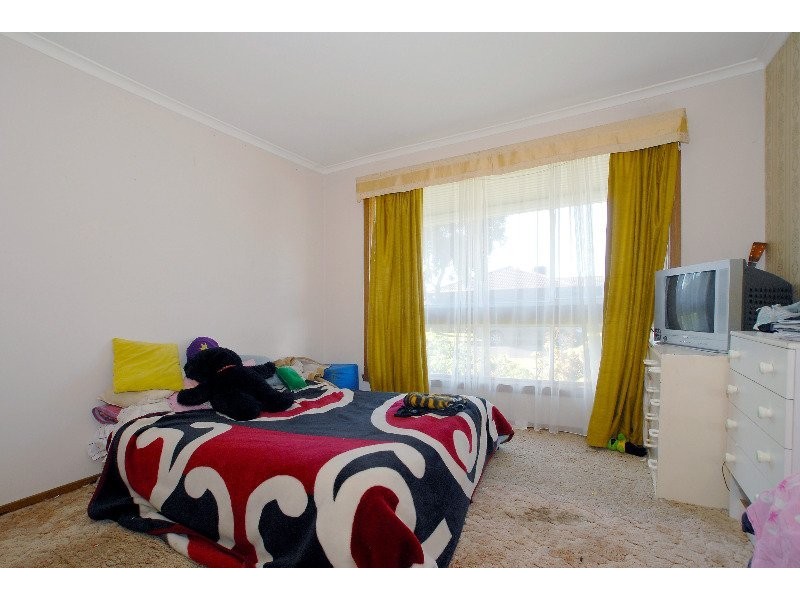 33 Lorna Street, Cranbourne VIC 3977