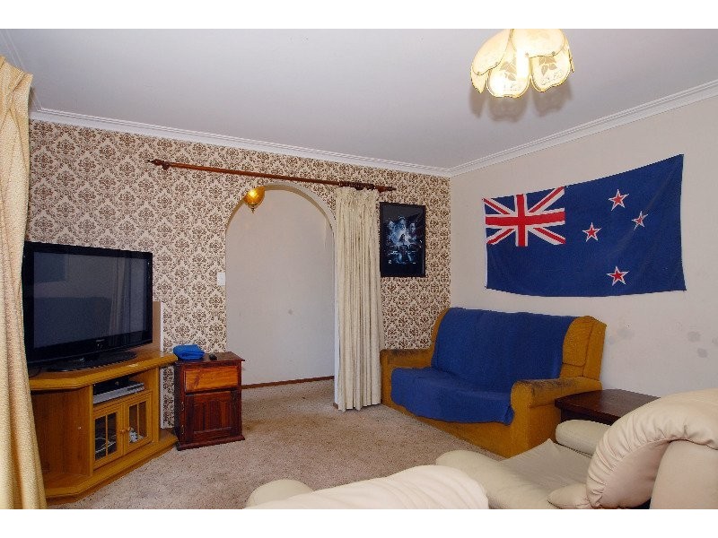 33 Lorna Street, Cranbourne VIC 3977