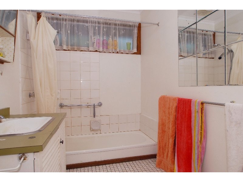 33 Lorna Street, Cranbourne VIC 3977