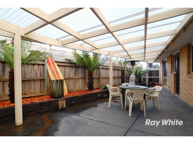 10 Maureen Close, Cranbourne VIC 3977