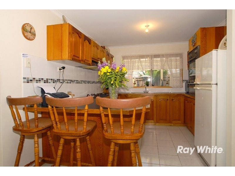 10 Maureen Close, Cranbourne VIC 3977