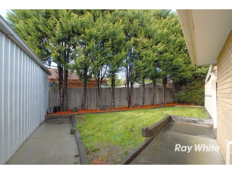 10 Maureen Close, Cranbourne VIC 3977