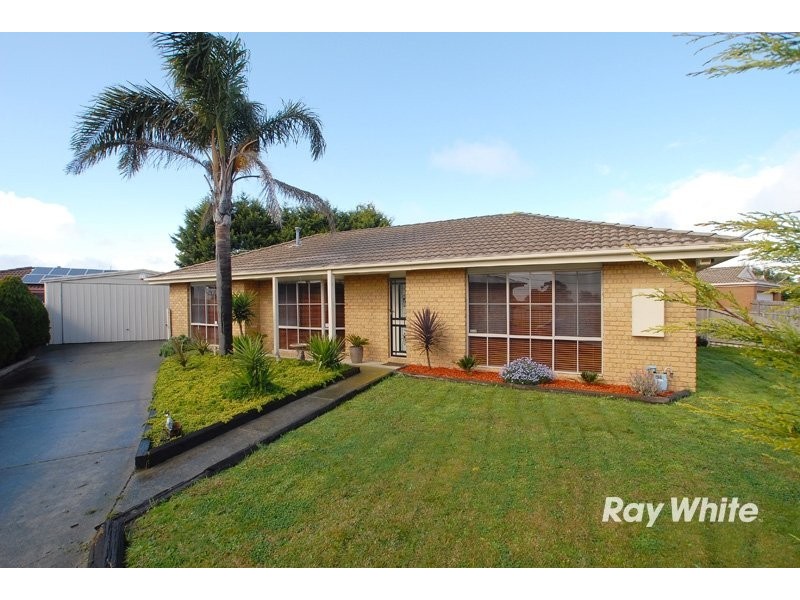 10 Maureen Close, Cranbourne VIC 3977