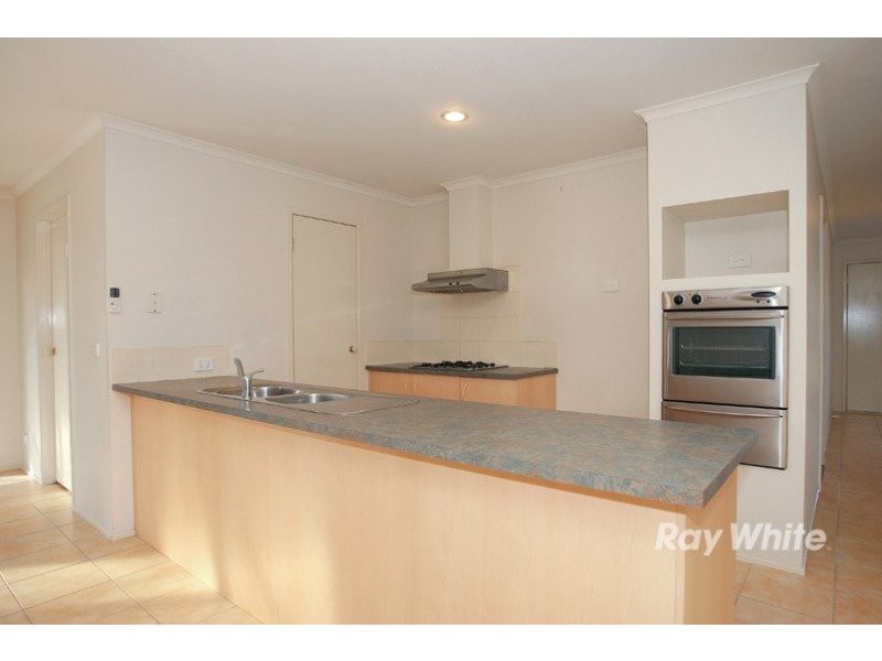 7 Michaelia Close, Cranbourne VIC 3977