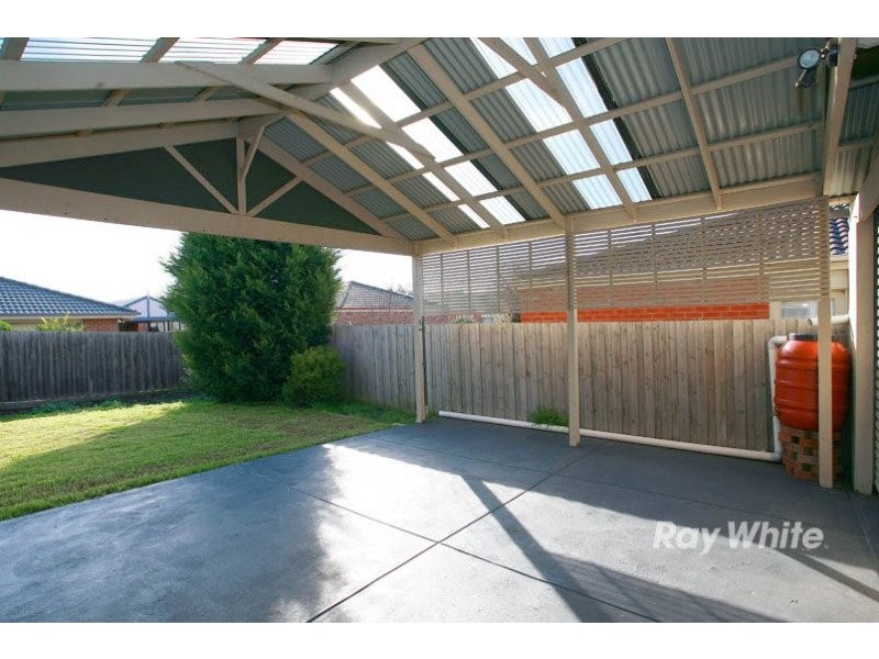 7 Michaelia Close, Cranbourne VIC 3977