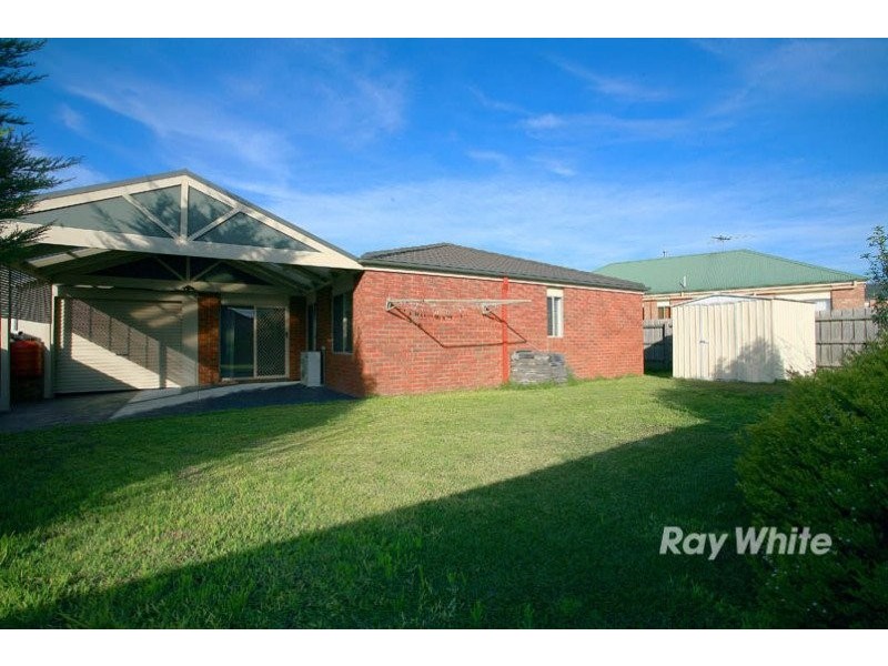 7 Michaelia Close, Cranbourne VIC 3977