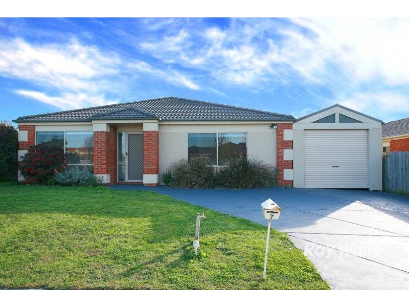 7 Michaelia Close, Cranbourne VIC 3977