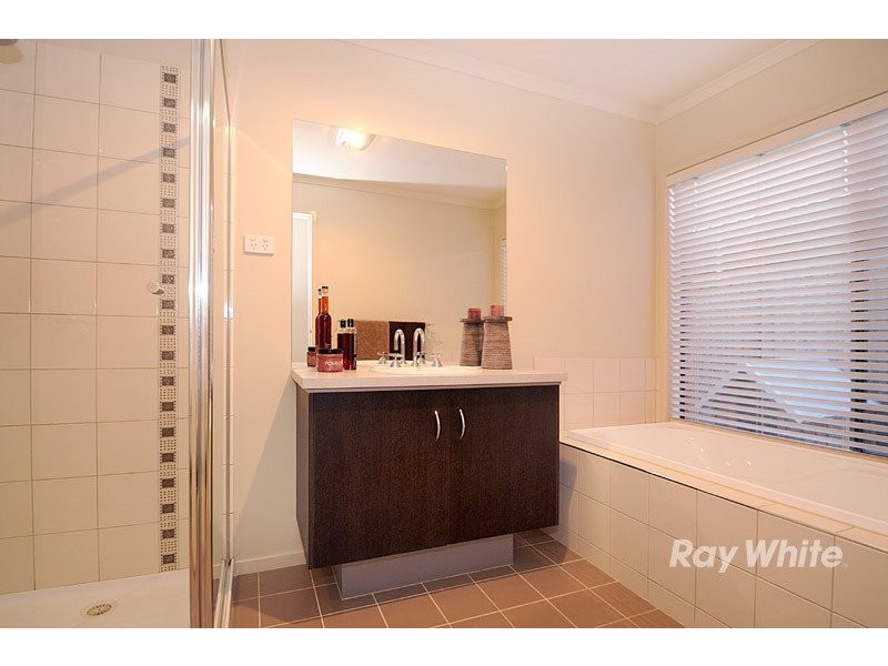 5 Castawellan Street, Lyndhurst VIC 3975