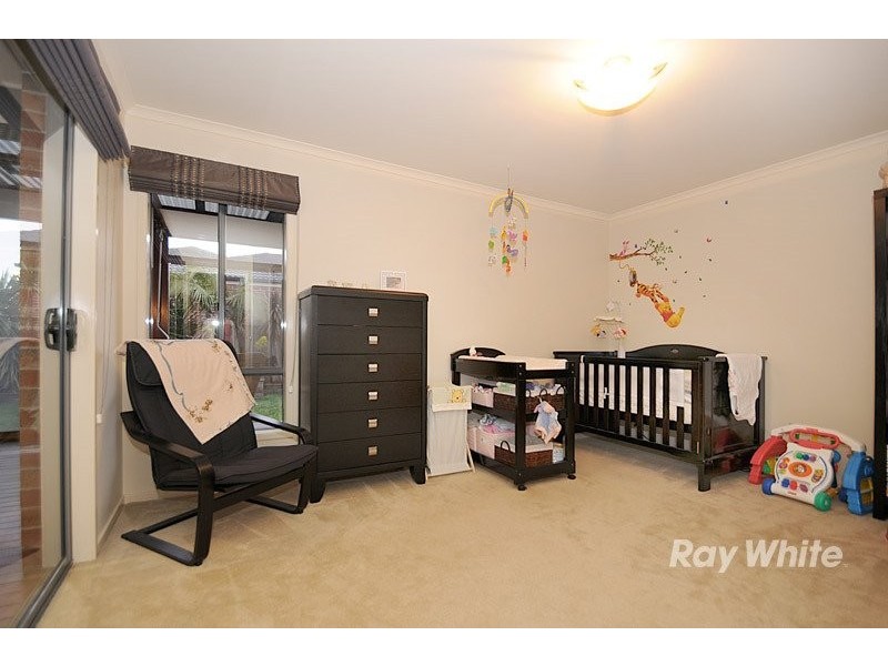 5 Castawellan Street, Lyndhurst VIC 3975