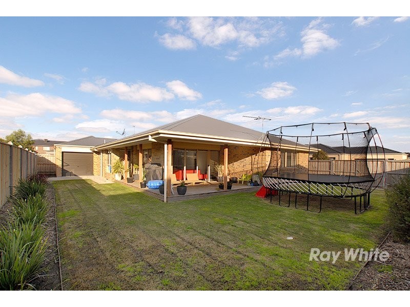 1 Reyoff Place, Lyndhurst VIC 3975