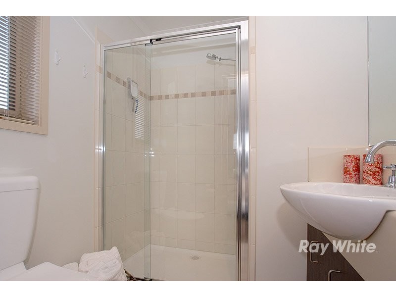 1 Reyoff Place, Lyndhurst VIC 3975