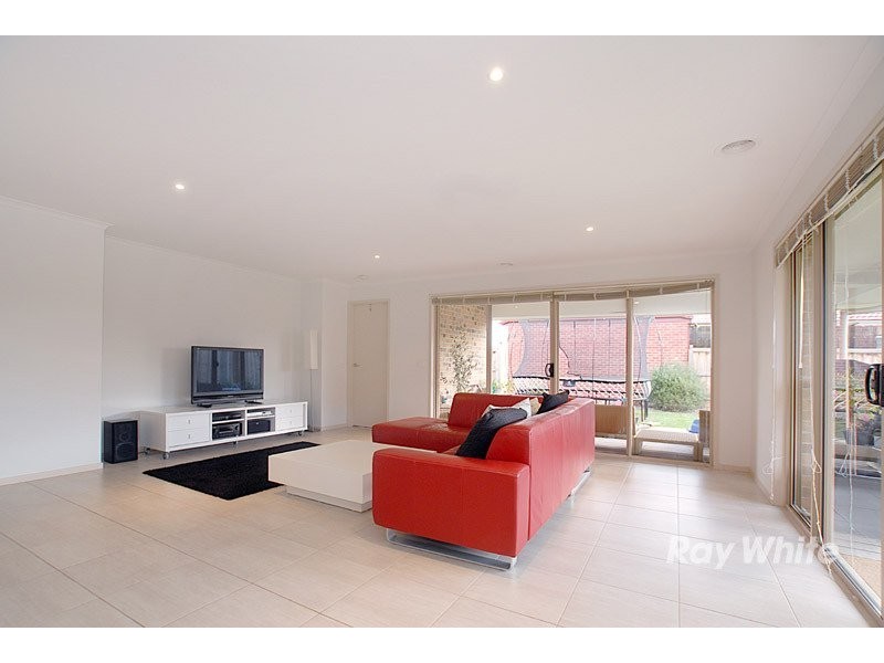 1 Reyoff Place, Lyndhurst VIC 3975