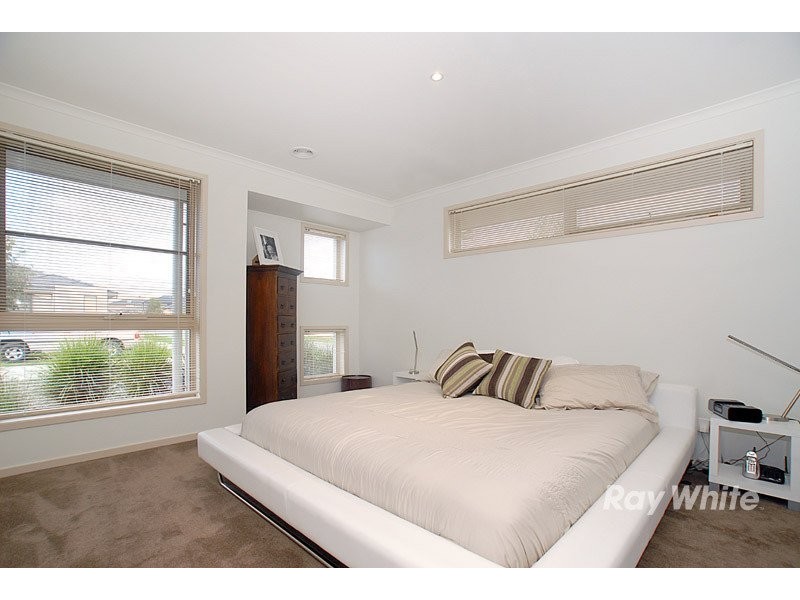 1 Reyoff Place, Lyndhurst VIC 3975