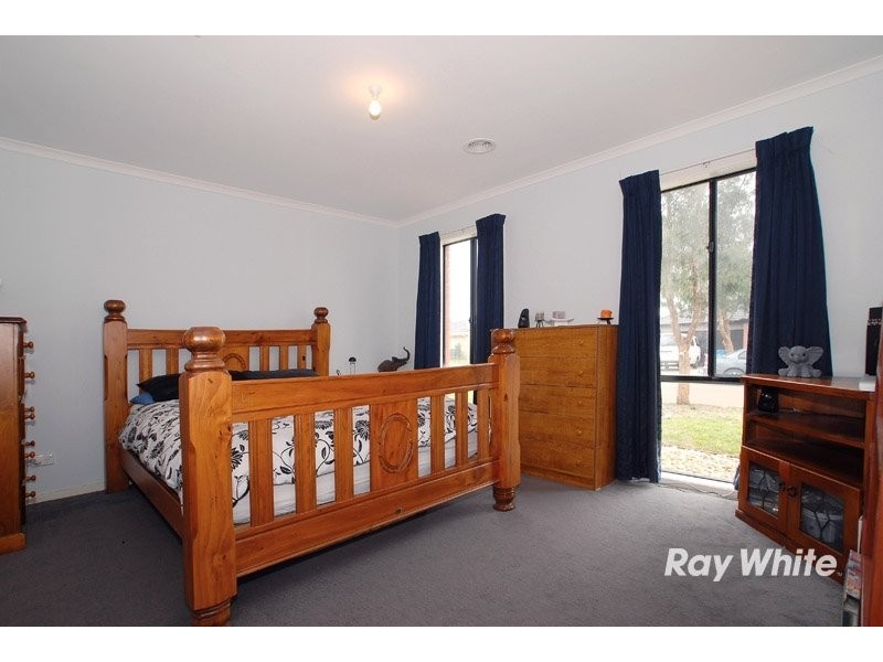 37 Vega Terrace, Cranbourne VIC 3977