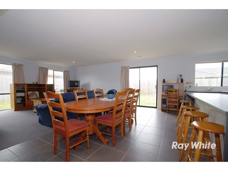 37 Vega Terrace, Cranbourne VIC 3977