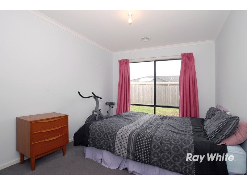 37 Vega Terrace, Cranbourne VIC 3977