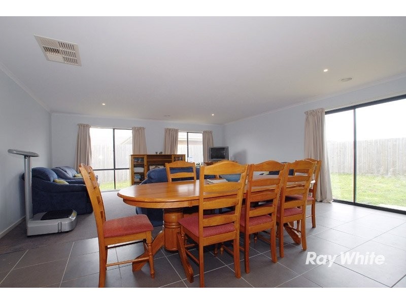 37 Vega Terrace, Cranbourne VIC 3977