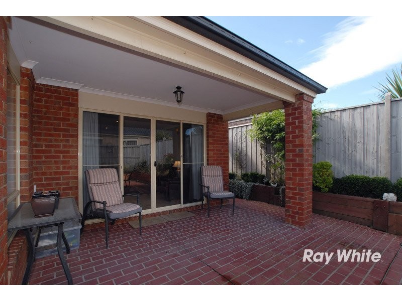 41 Sussex Avenue, Cranbourne VIC 3977