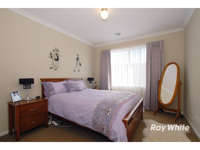 41 Sussex Avenue, Cranbourne VIC 3977