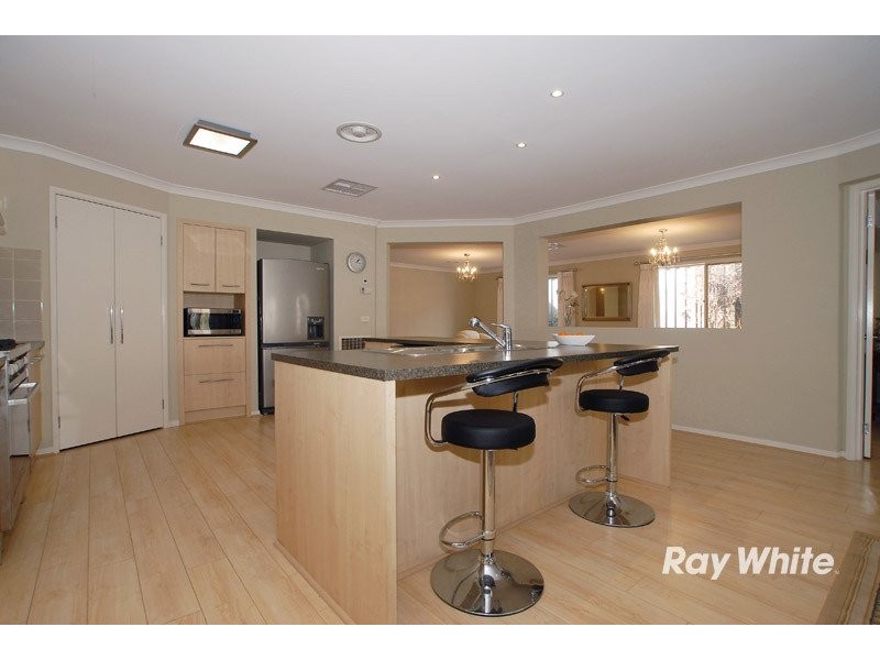 41 Sussex Avenue, Cranbourne VIC 3977