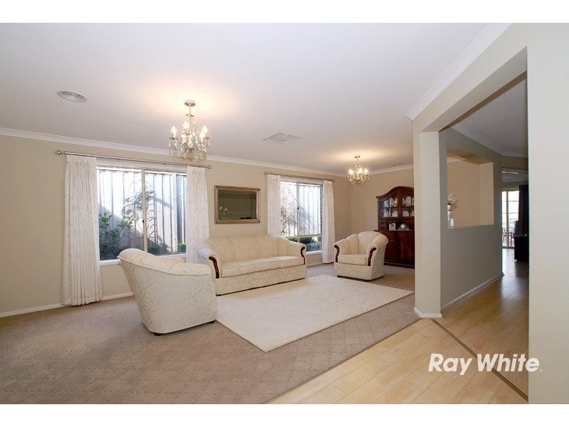 41 Sussex Avenue, Cranbourne VIC 3977